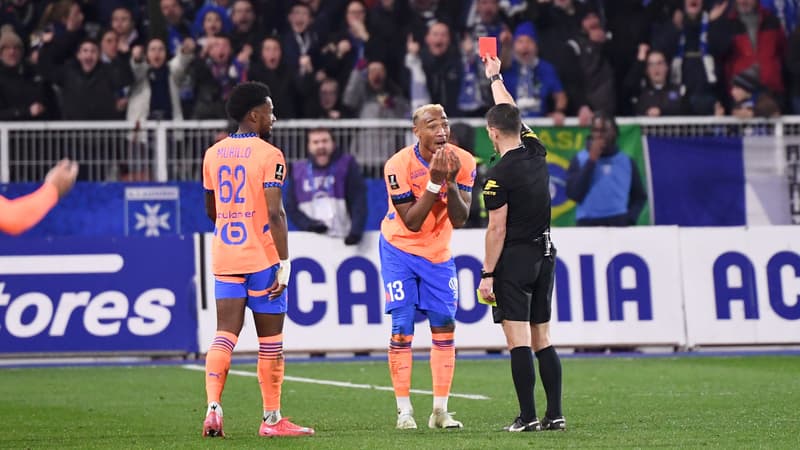 "C'est de notre faute": comment le vestiaire de l'OM réagit aux polémiques d'arbitrage à Auxerre