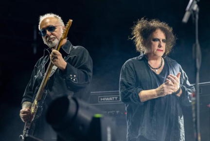 "Chansons d'un monde perdu", la procession mélancolique et fiévreuse de The Cure