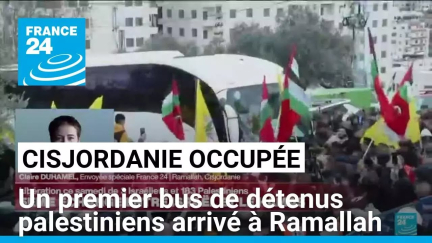 Cisjordanie occupée : un premier bus de détenus palestiniens arrivé à Ramallah • FRANCE 24