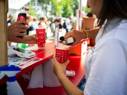 Coca-Cola visé par une plainte pour « greenwashing » pendant les Jeux olympiques de Paris 2024