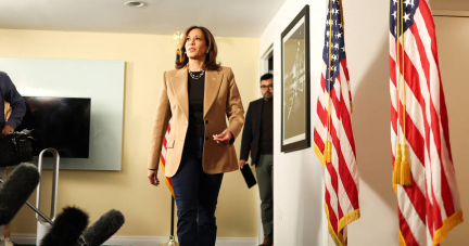 Comment Kamala Harris a fait du style «office wear» son uniforme de campagne