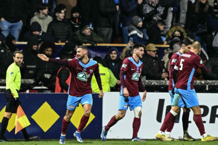 Coupe de France : Bourgoin-Jallieu crée la surprise et élimine Lyon, le PSG passe dans la douleur face à Espaly