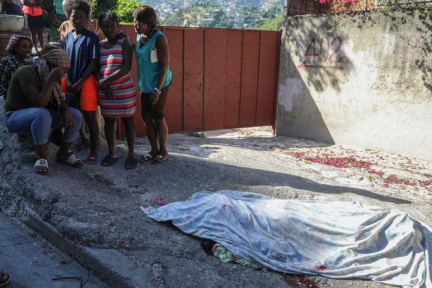 Dans la nouvelle vague de violence des gangs en Haïti, « tout le monde est pris au piège à Port-au-Prince »