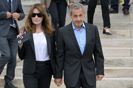 Dans l’enquête sur la rétractation de Ziad Takieddine, Carla Bruni-Sarkozy reconnaît avoir possédé un téléphone qui intéresse la police