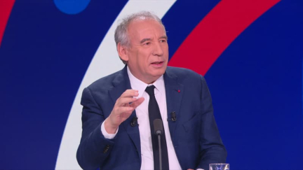 DIRECT. François Bayrou se dit "persuadé" que son gouvernement ne sera pas censuré