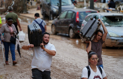 DIRECT : Inondations en Espagne : Quatre régions toujours en alerte orange, une partie de l'Andalousie en alerte rouge