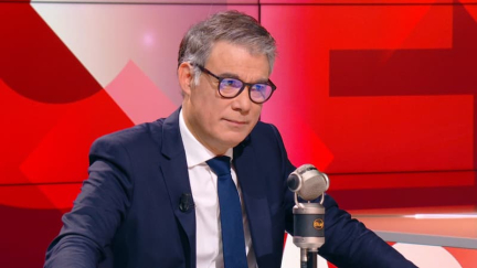 DIRECT. Nouveau Premier ministre: Faure écarte l'hypothèse Bayrou et veut que la gauche ait "le pouvoir d'initiative"