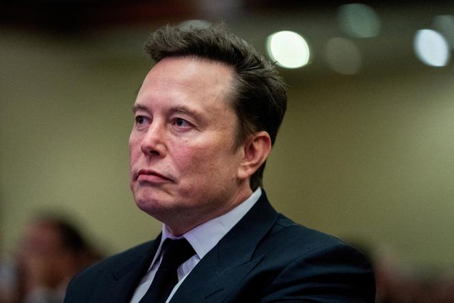 Elon Musk prend une place de plus en plus embarrassante dans le débat national britannique