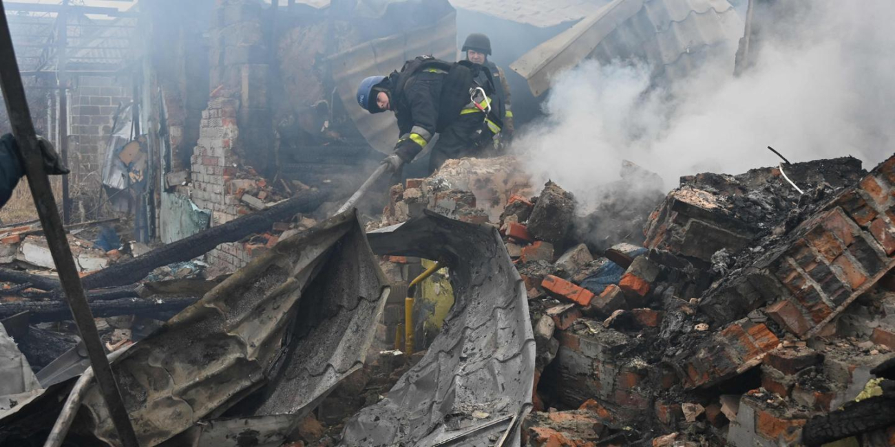 En direct, guerre en Ukraine : la France « assure les autorités ukrainiennes de sa pleine solidarité » après les attaques massives de la Russie le 25 décembre