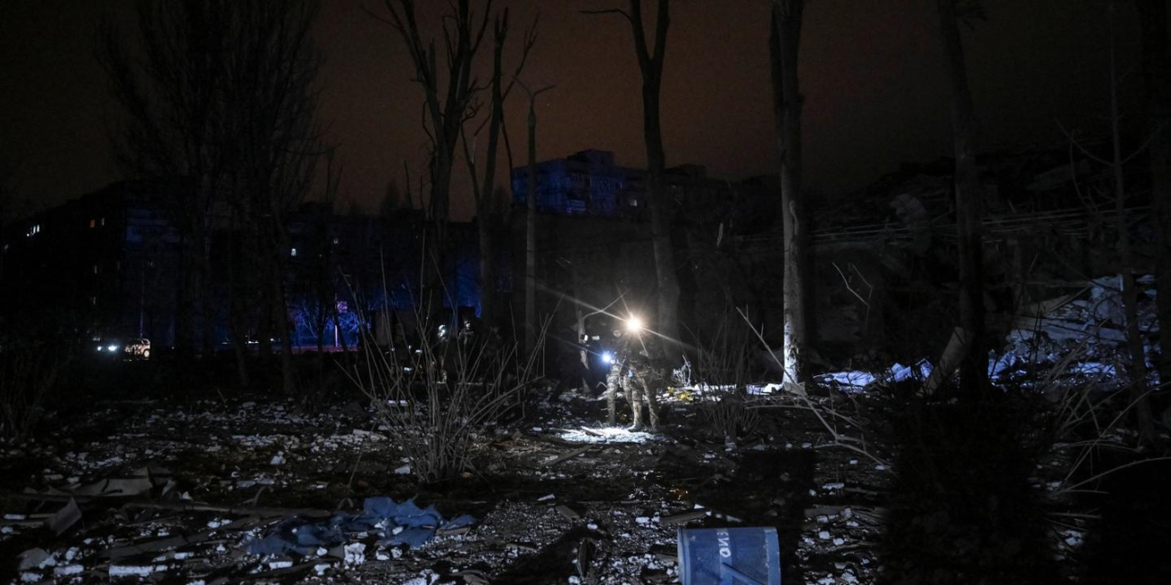 En direct, guerre en Ukraine : un bombardement russe meurtrier sur la ville de Zaporijia ravage des immeubles résidentiels