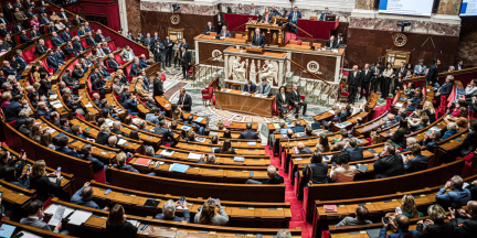 En direct, menace de censure du gouvernement : après le dépôt des motions de la gauche et du RN, les dernières réactions avant le débat et le vote de mercredi