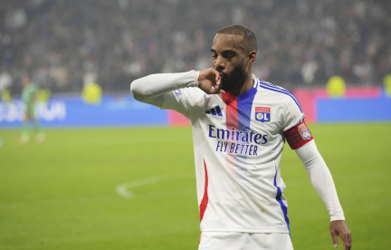 EN DIRECT Stade de Reims - Lyon : But de Cherki de la tête, il s'étonne lui-même... Suivez le match avec nous...