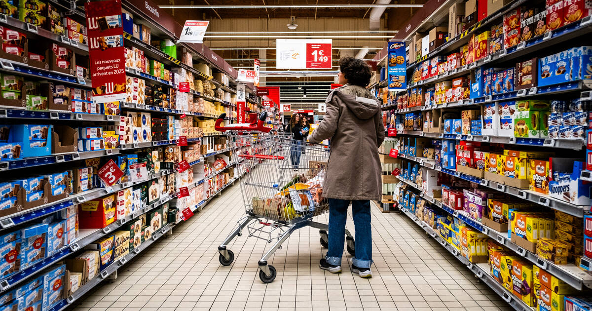 En France, l’inflation ralentit à 2 % en moyenne, grâce à une baisse des prix de l’alimentation, selon l’Insee