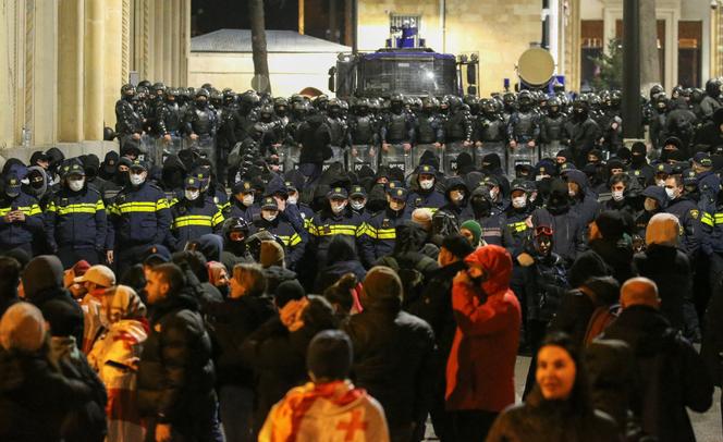 En Géorgie, des milliers de manifestants pro-européens rassemblés à Tbilissi