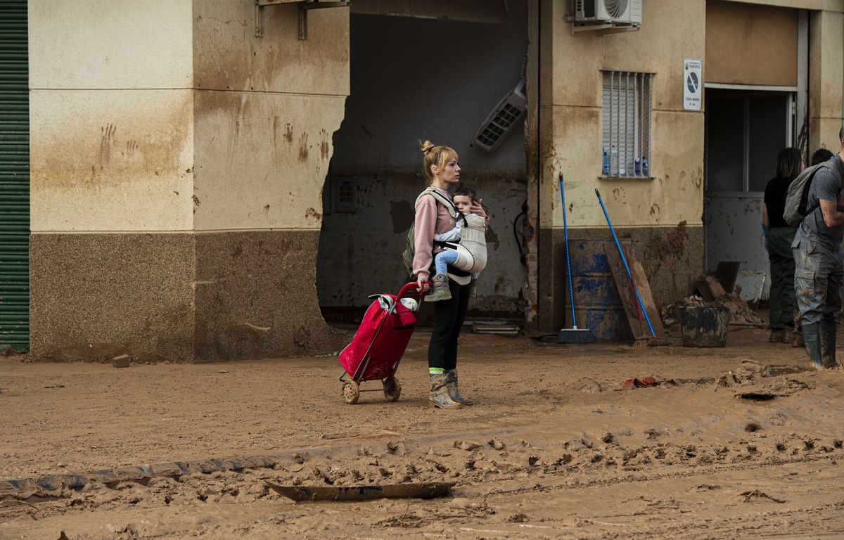 EN IMAGES. Les inondations en Espagne : Cinq jours après, l'heure est à l'aide, l'entraide et au nettoyage