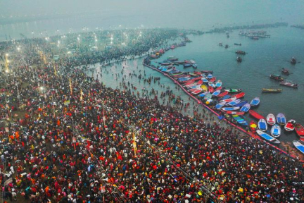 En Inde, le plus grand pèlerinage de la planète, aux frontières de la religion et du politique