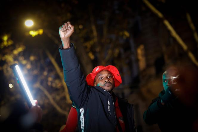 En Martinique, Rodrigue Petitot, le leader du mouvement contre la vie chère, a été placé en détention