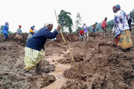 En Ouganda, au moins 15 morts et 113 disparus dans des glissements de terrain après de fortes pluies