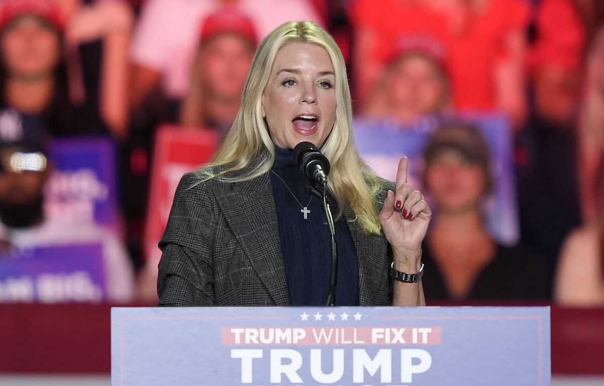 États-Unis : Donald Trump annonce la nomination de Pam Bondi au ministère de la Justice après le retrait de Matt Gaetz