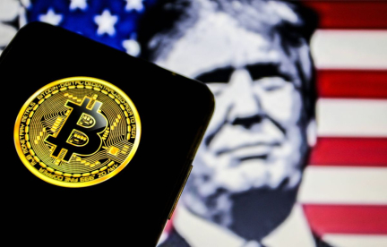 États-Unis : « Pas de quoi s'en vanter !!! »… Trump s'attribue le franchissement des 100 000 dollars par le bitcoin