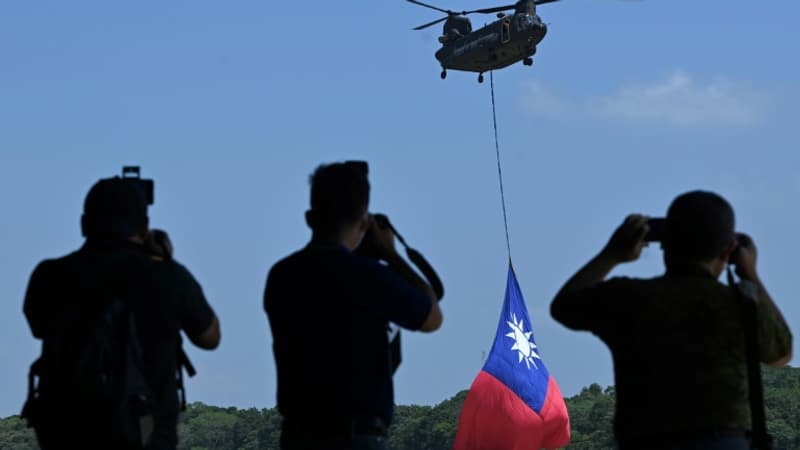 Face à la pression chinoise, Taïwan organise des exercices militaires aériens et maritimes