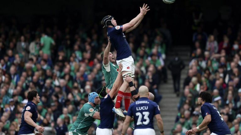 France beat Ireland 42- 27, becoming favourites for Six Nations title