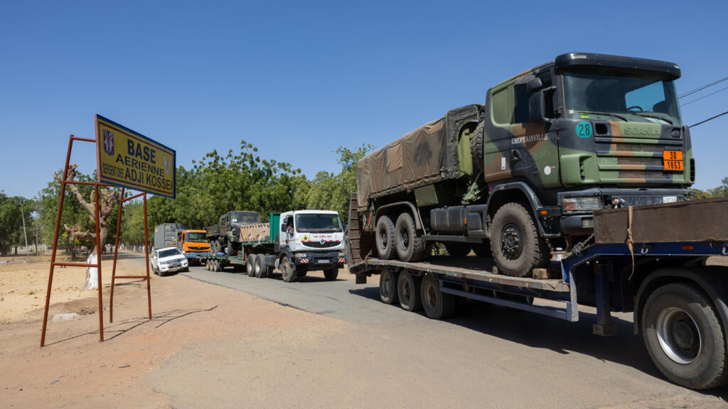 France hands over last base in Chad amid withdrawal