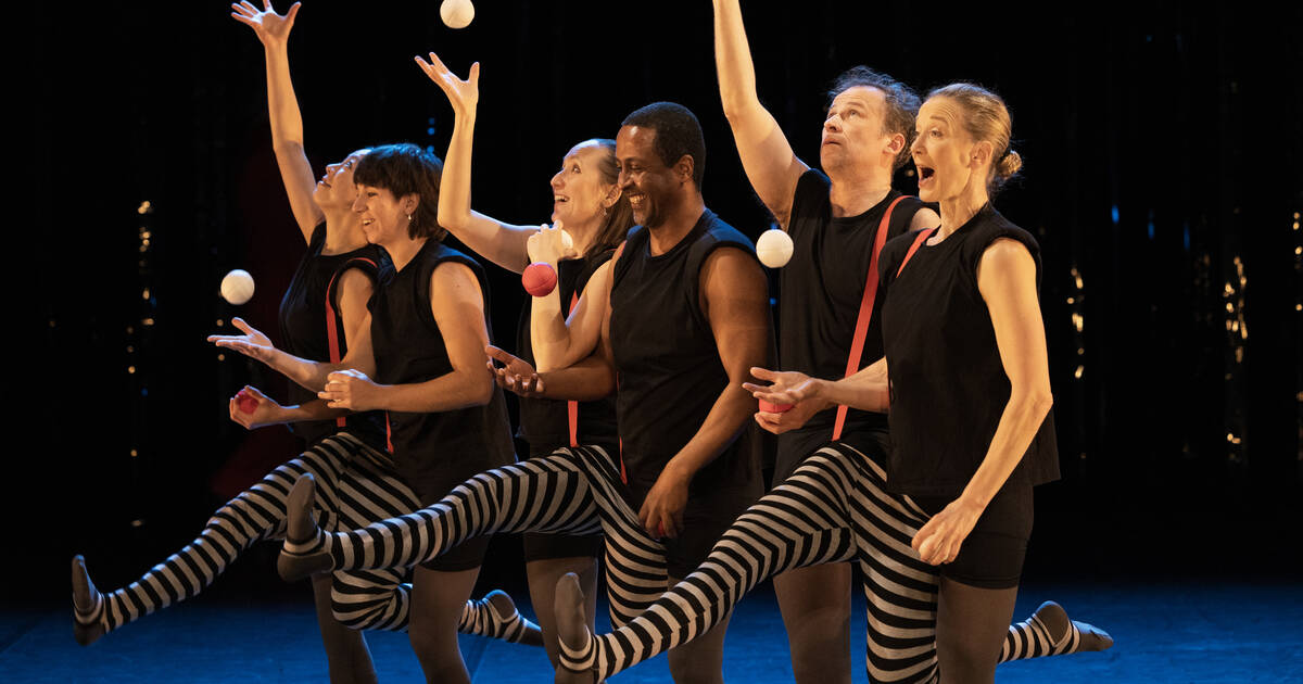 «Heka» au théâtre de la Ville-les Abbesses, les rois de la jongle