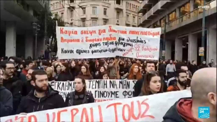 Huge protests, strikes paralyse Greece on train crash anniversary