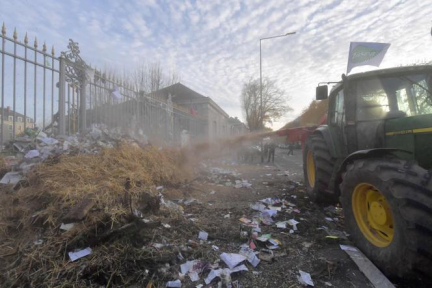 « La détresse des agriculteurs est d’abord le fruit de choix politiques qui ne sont jamais assumés »