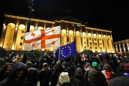 La Géorgie stoppe sa demande d’adhésion à l’Union européenne, la population dénonce une trahison