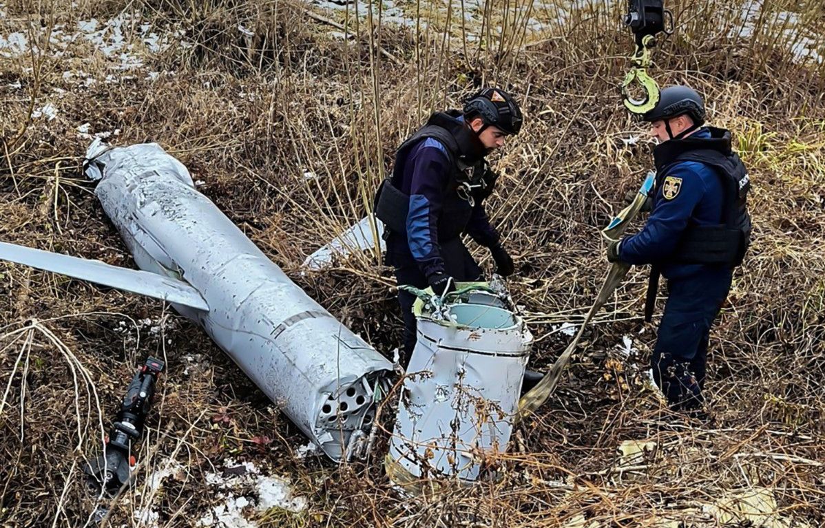 La guerre en Ukraine : Les drones sèment le chaos, Macron monte au créneau