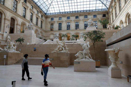 La présidente du Louvre alerte sur l’état dégradé des bâtiments