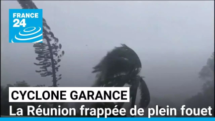 Le cyclone Garance, d'une violence inédite, frappe La Réunion, placée en alerte rouge"