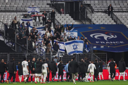 le match s’est déroulé dans le calme, un bref incident en tribunes