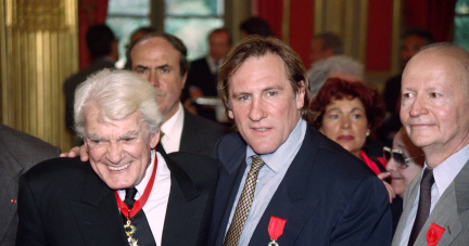 Légion d’honneur : est-il vrai qu’Emmanuel Macron bloque la procédure disciplinaire à l’encontre de Gérard Depardieu ?