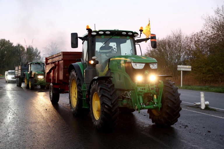 Les agriculteurs en colère entament une deuxième semaine de mobilisation