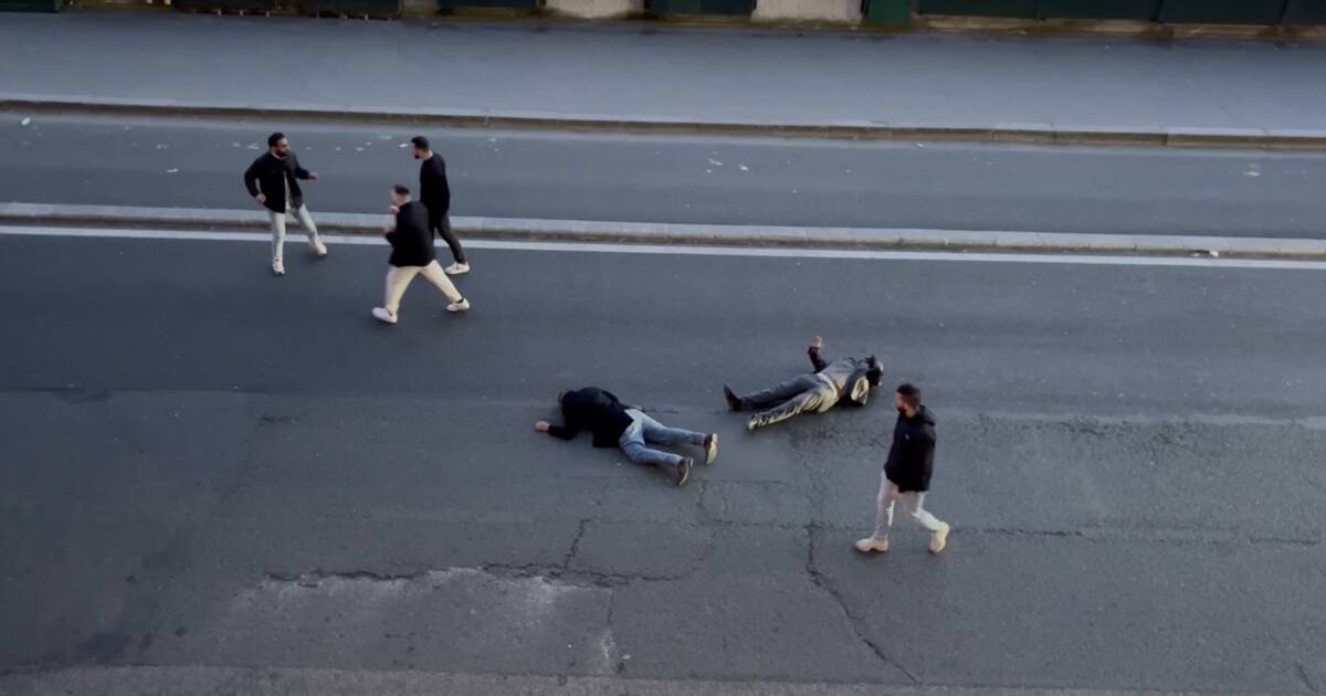 Les images de nouvelles violences commises en pleine rue par des policiers d’un commissariat parisien