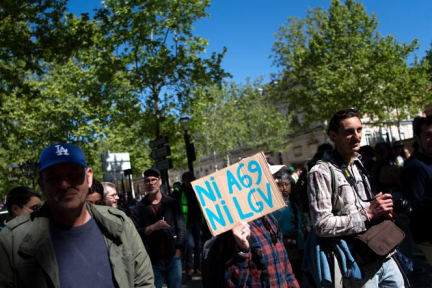 Les impératifs de décarbonation pris entre objectifs globaux et réticences locales