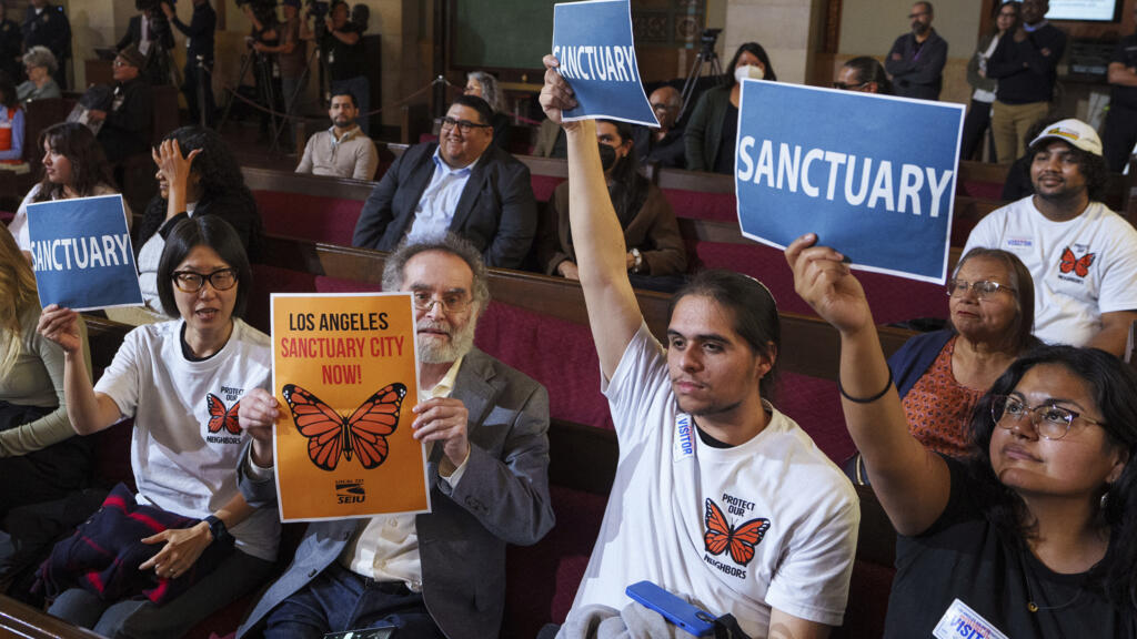 Los Angeles passes 'sanctuary city' ordinance to protect migrants from mass deportation under Trump