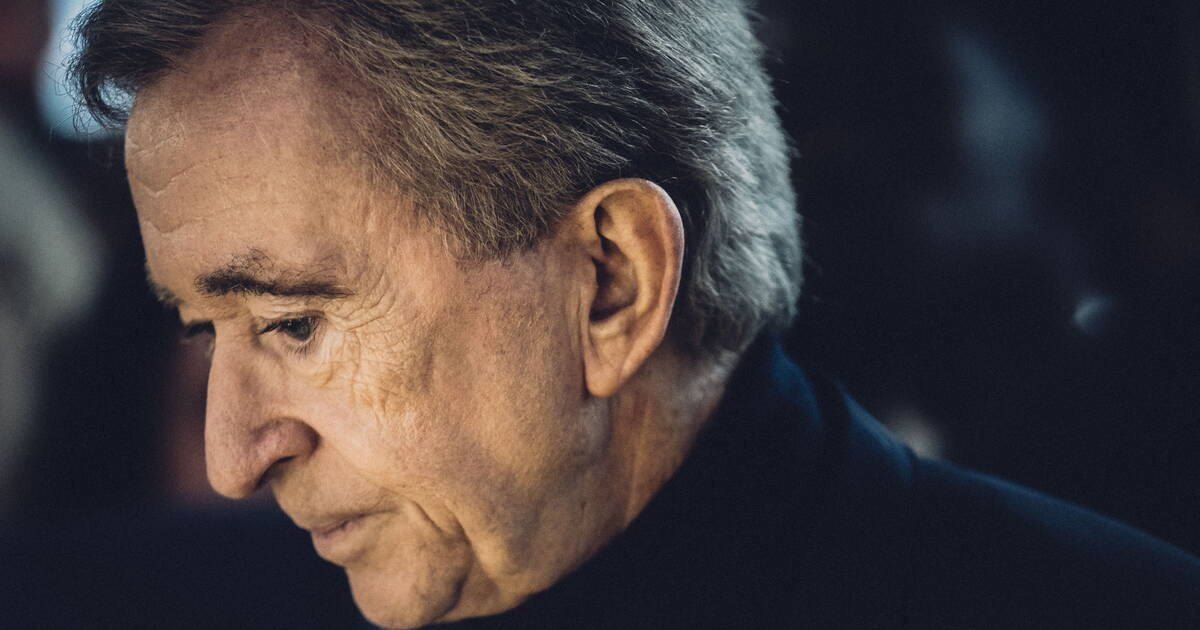 LVMH : Bernard Arnault rajeunit la hiérarchie tout en s’offrant la possibilité de rester en poste jusqu’à 85 ans