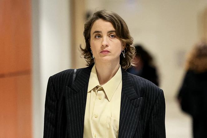 « Mais ferme ta gueule », crie Adèle Haenel au procès du réalisateur Christophe Ruggia, qu’elle accuse de l’avoir agressée sexuellement