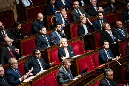 Marine Le Pen maintient sa menace de censure après les annonces de Michel Barnier : « Nous sommes jeudi. Il a jusqu’à lundi »