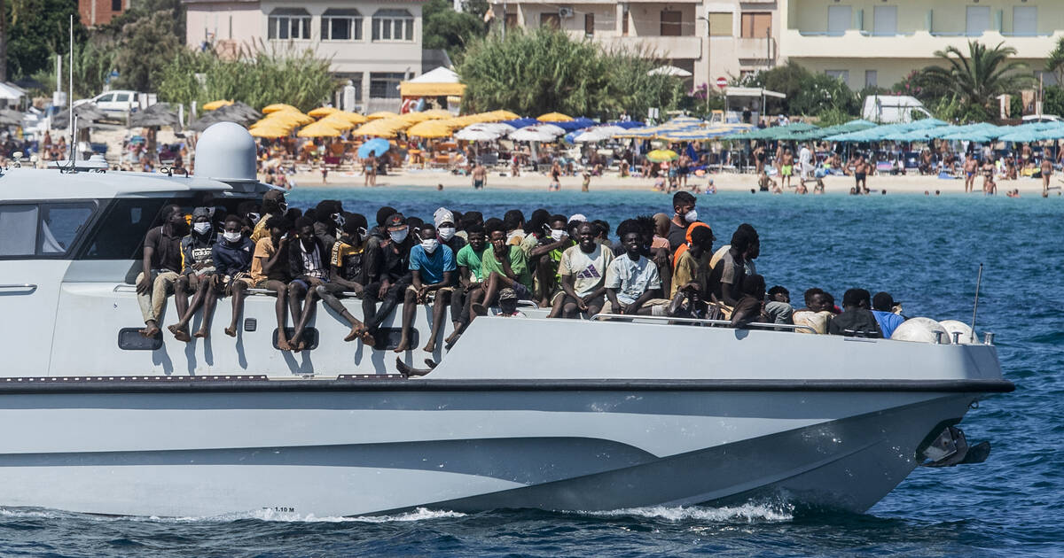 Méditerranée : 44 migrants portés disparus au large de Lampedusa, une fille de 11 ans secourue