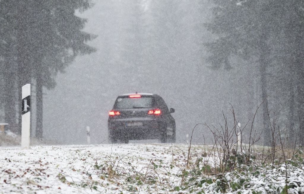 Météo : Images de la « tempête de neige » qui a surpris les automobilistes dans l’Est de la France