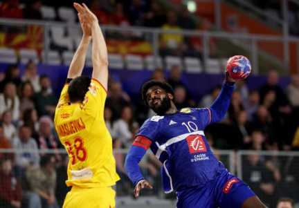 Mondial de handball : déjà qualifiés, les Bleus concluent la phase de groupes par une victoire contre la Macédoine du Nord