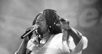 Mort de la chanteuse Angie Stone, icône du mouvement «neo soul»