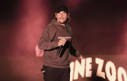 Nekfeu accusé de viols : Comprendre l'affaire judiciaire et médiatique entre le rappeur et son ex-femme