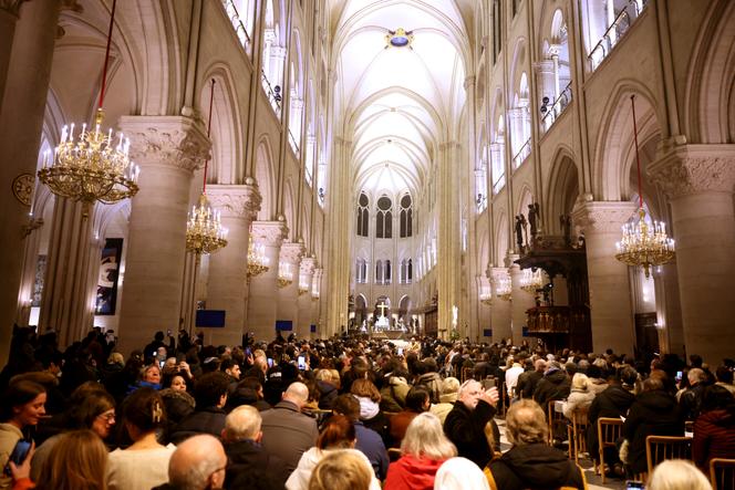 Notre-Dame de Paris a accueilli sa première messe de minuit depuis l’incendie de 2019