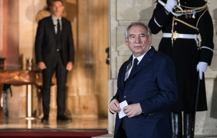 Nouveau Premier ministre : Cinq déclarations clés de François Bayrou lors de la passation de pouvoir